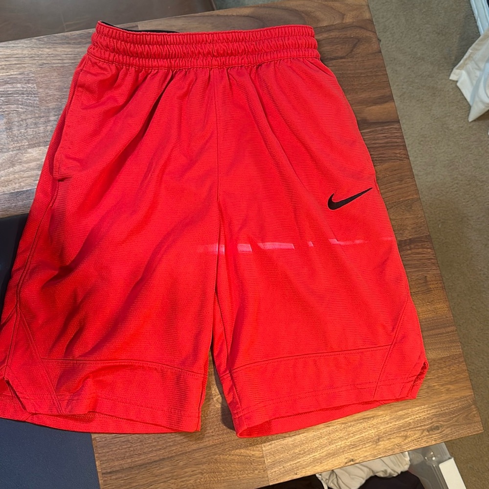 Nike driFIT basketball shorts men’s Size small